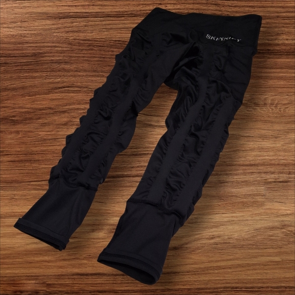 Skinnify Ruched Black High-Waisted Resistance Band Leggings   Women Size Medium - Picture 7 of 16